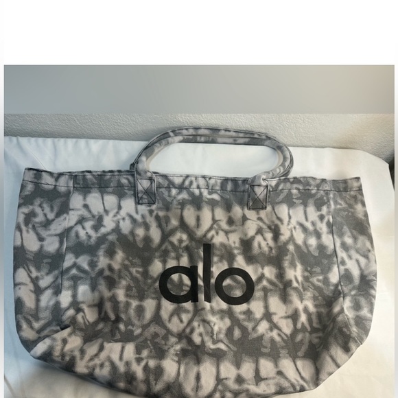 ALO Yoga Handbags - ALO Yoga Large Bag| ALO Canvas Shopper Tote Bag